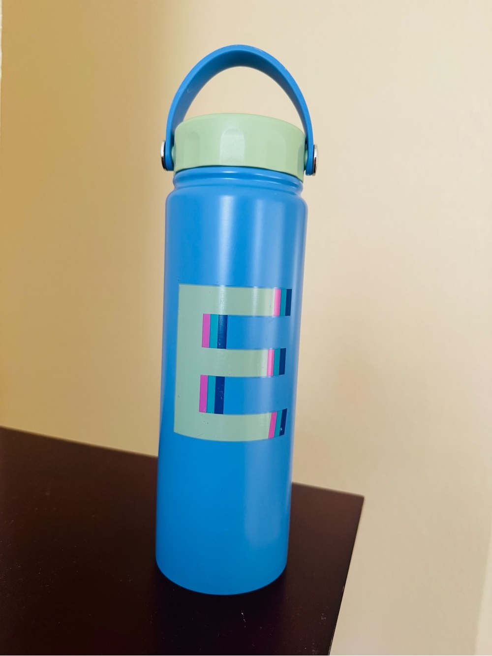 Formfit Blue & Green Water Bottle, 32oz 🦋